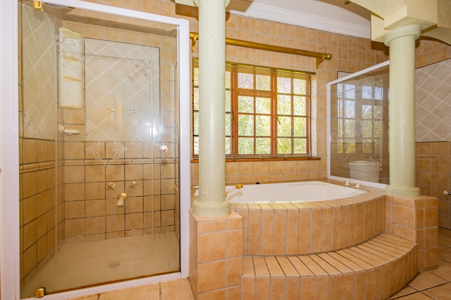 5 Bedroom Property for Sale in Langerug Western Cape